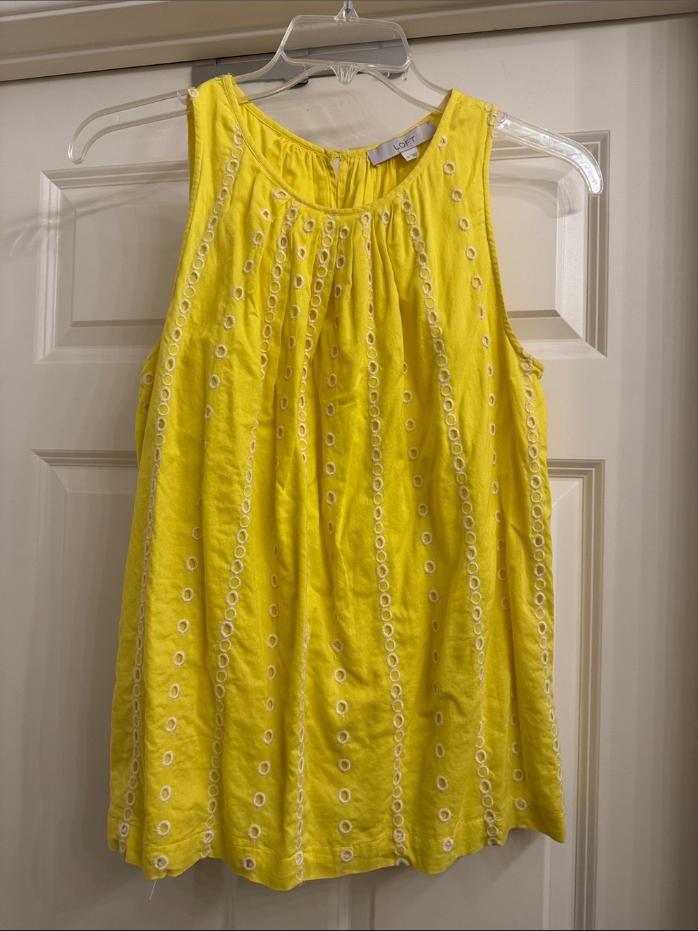 LOFT Eyelet Swing Sleeveless Tank Top Blouse size Medium
